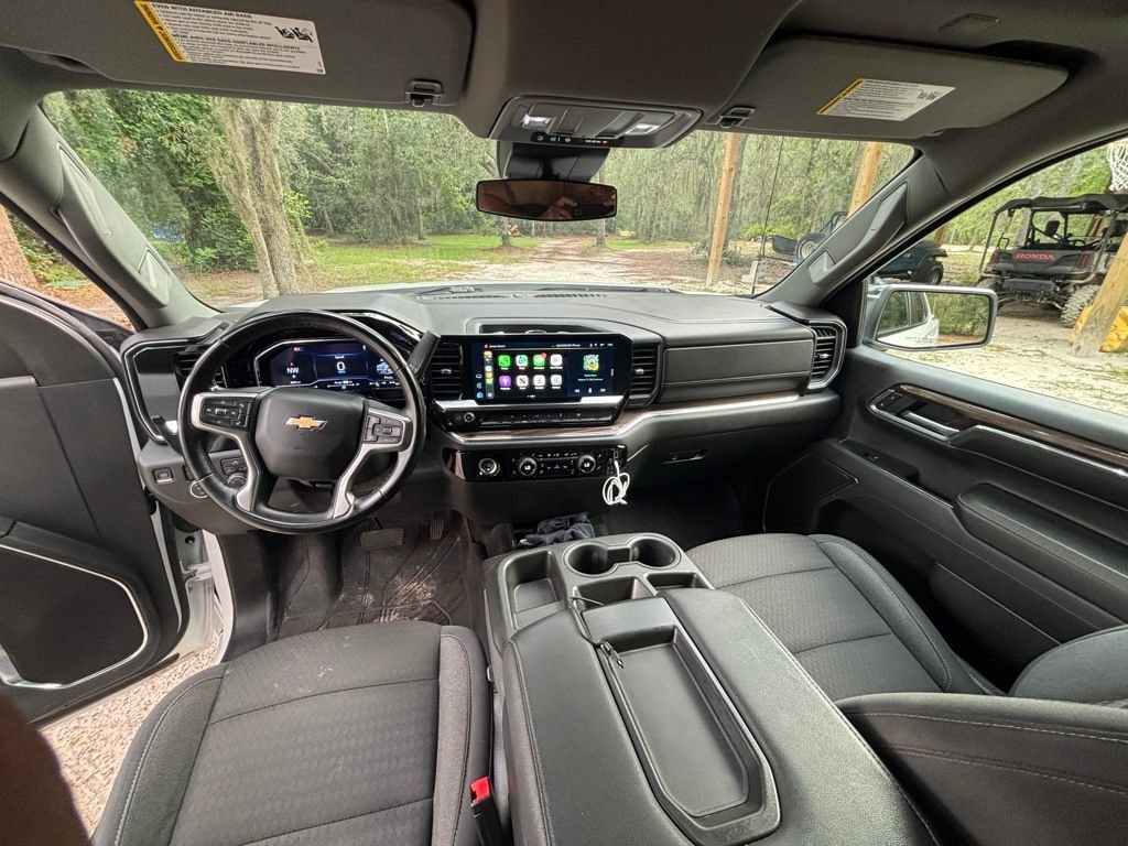 Used 2024 Summit White Chevrolet LT image 2