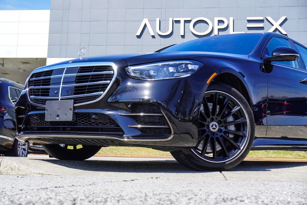 Used 2024 Black Mercedes-Benz S 580 image 2