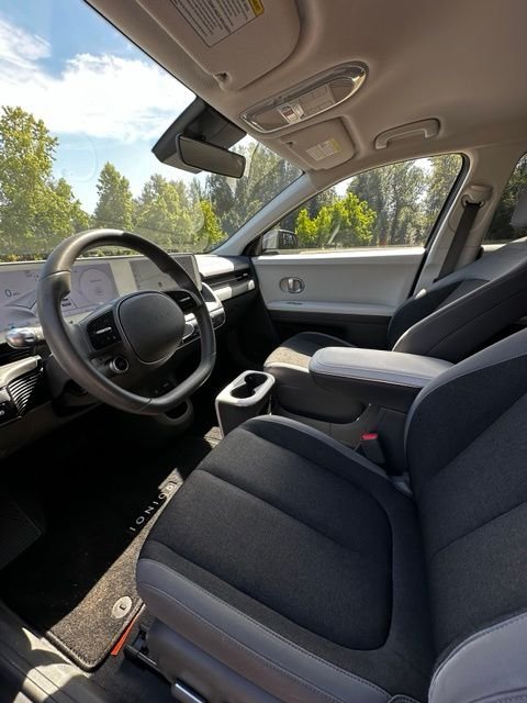 Used 2023 Cyber Gray Hyundai SE image 13