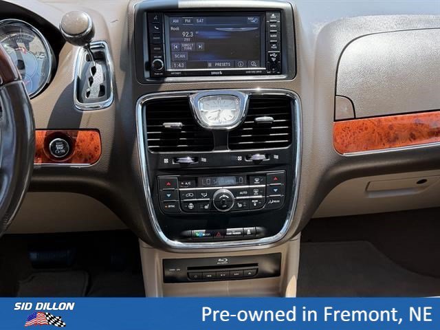 Used 2016 Deep Cherry Red Crystal Pearlcoat Chrysler Limited Platinum image 4