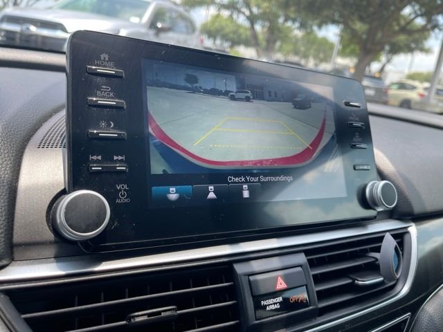 Used 2019  Honda Sport image 15