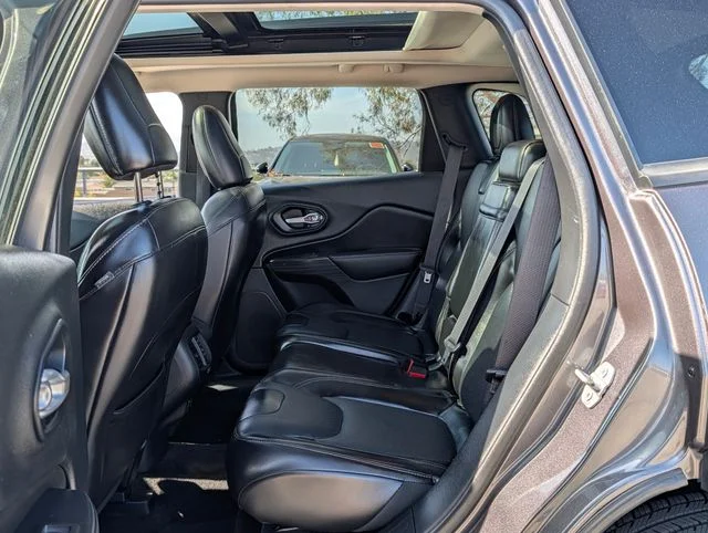 Used 2016 Gray Jeep Limited image 12