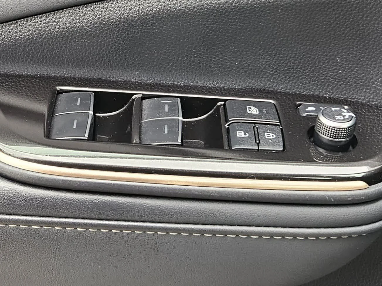 Used 2025 Bronze Age Toyota Platinum image 18