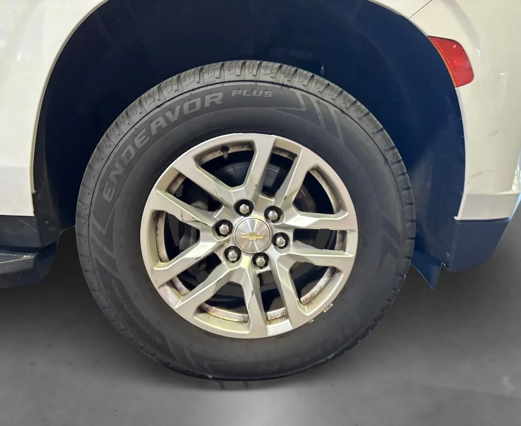 Used 2021 Summit White Chevrolet LT image 18