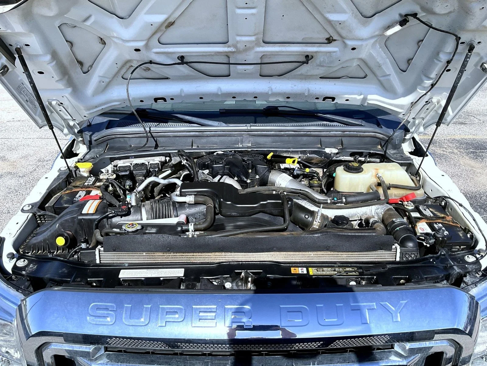 Used 2015 White Ford Lariat image 23