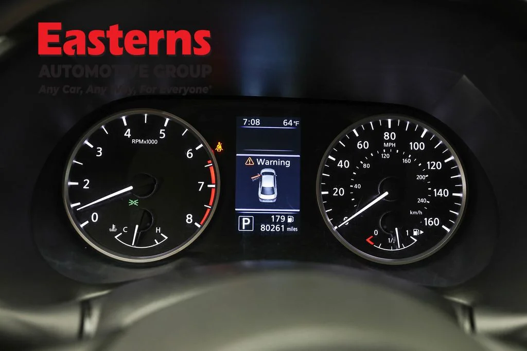 Used 2024 Gray Nissan S image 17