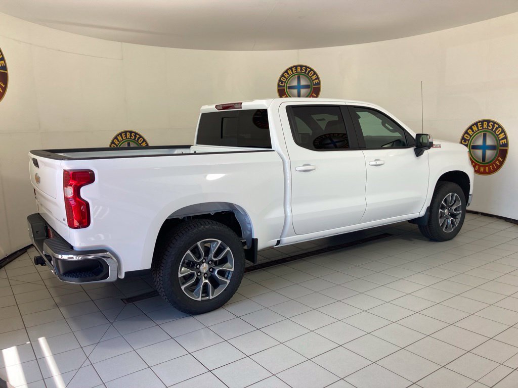 New 2026 Summit White Chevrolet LT image 18