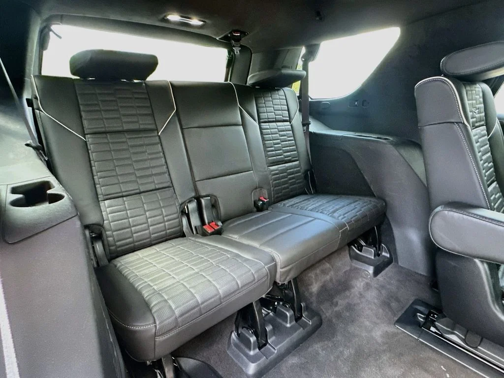 Used 2023 Silver Metallic Cadillac Sport Platinum image 30