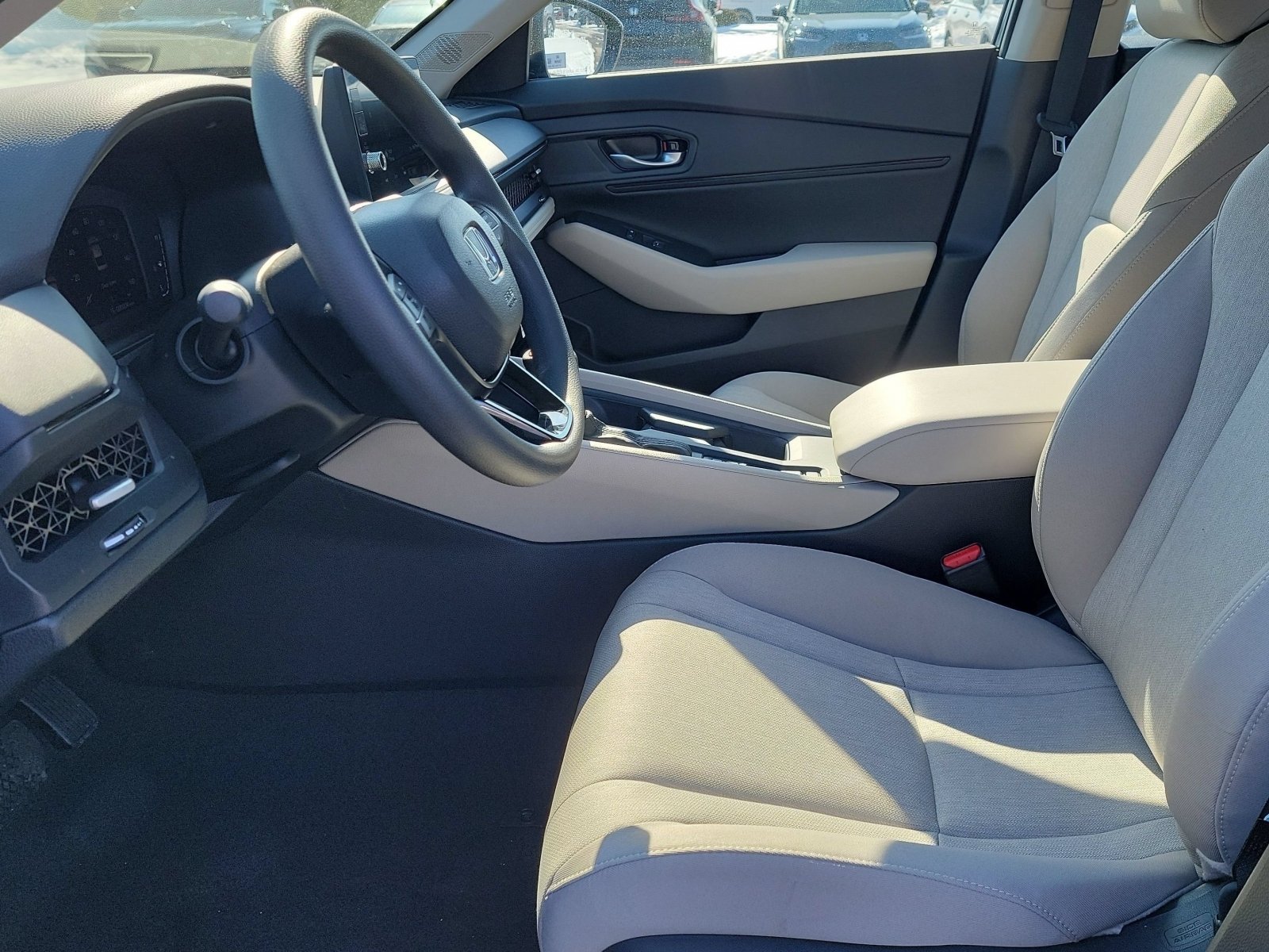 New 2026 Meteorite Gray Metallic Honda SE image 4