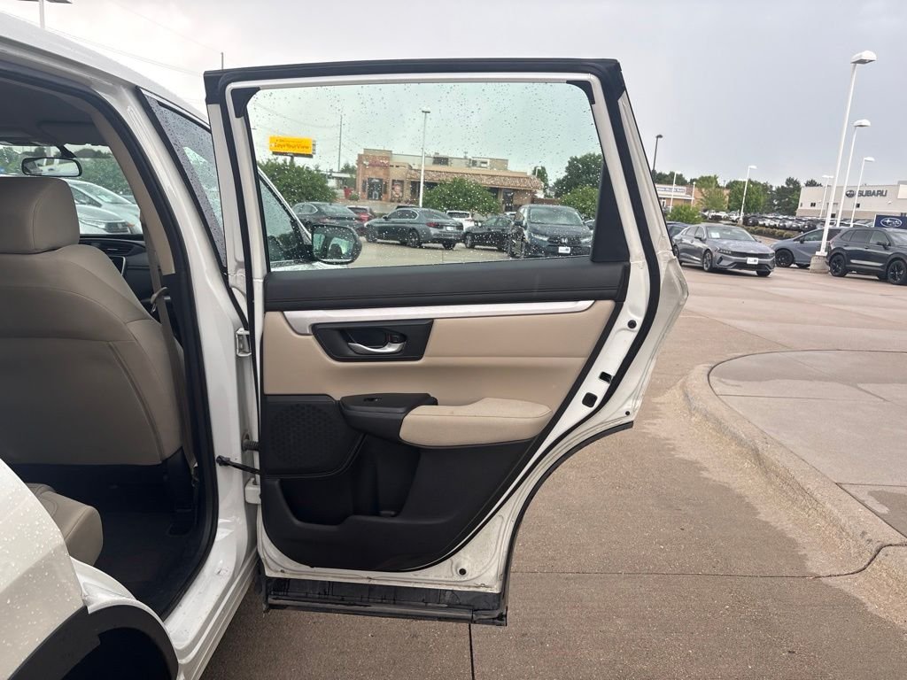 Used 2018 White Diamond Pearl Honda LX image 24