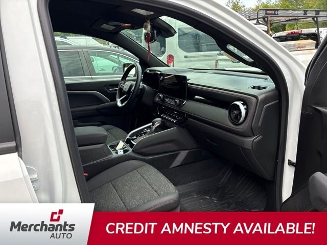 Used 2025 White Chevrolet Z71 image 6