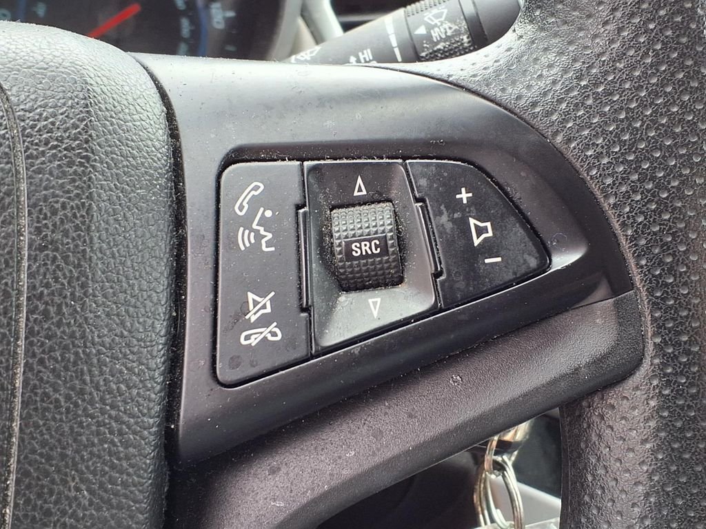 Used 2013 White Chevrolet LS image 20