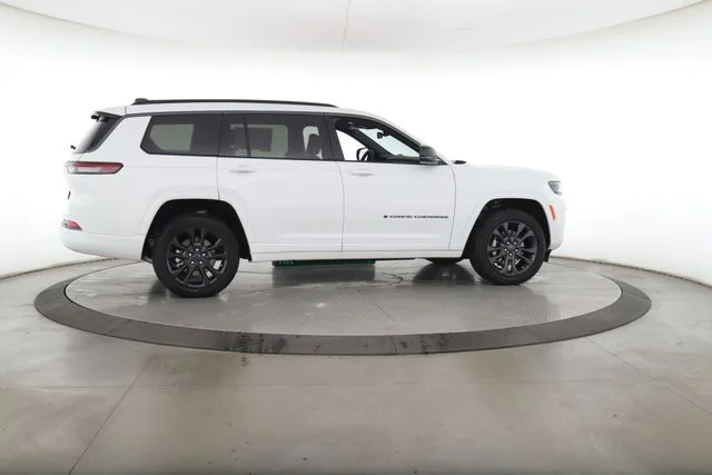 New 2026 Bright White Clearcoat Jeep Limited Reserve image 6
