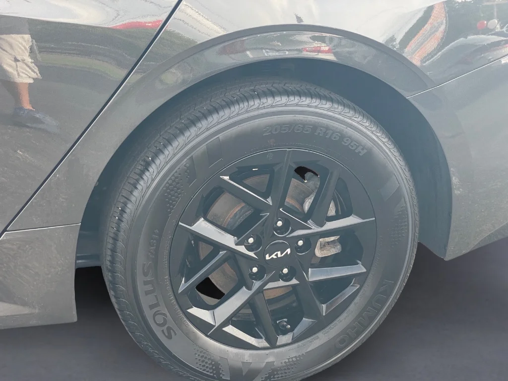 Used 2025 Interstellar Gray Kia LXS image 22