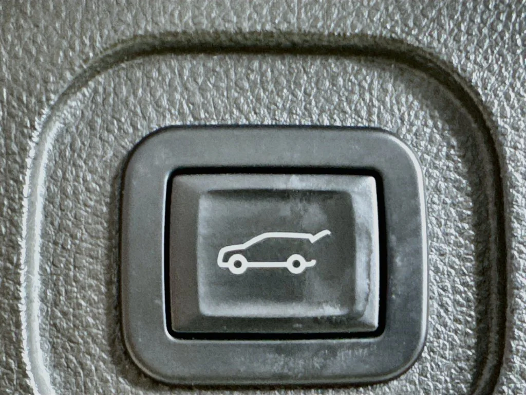 Used 2015 Silver Chevrolet LTZ image 31