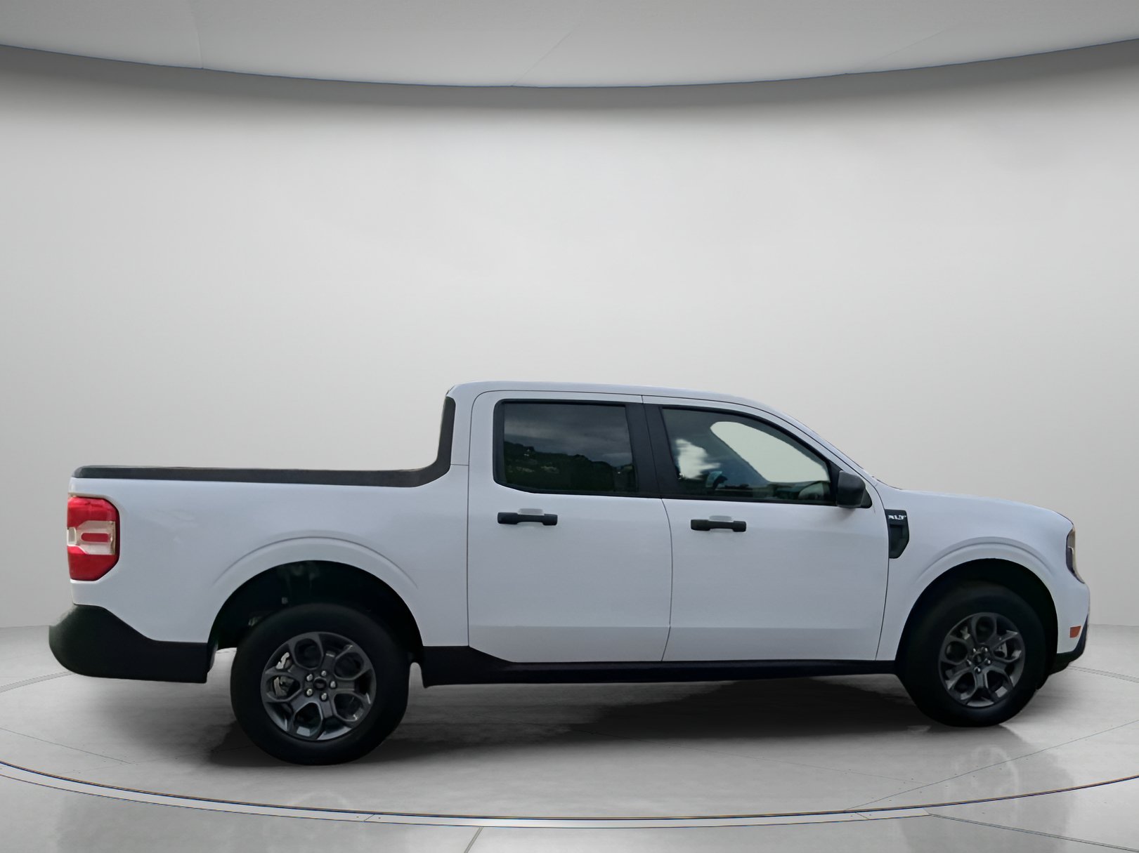 New 2026 Oxford White Ford XLT image 29