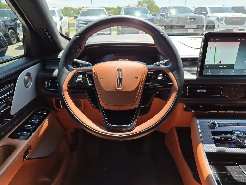 Used 2023  Lincoln Black Label image 32