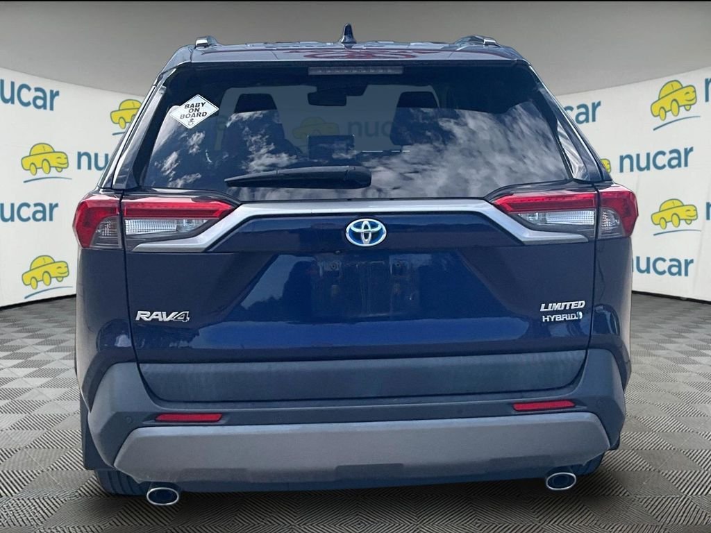 Used 2019  Toyota Limited image 3