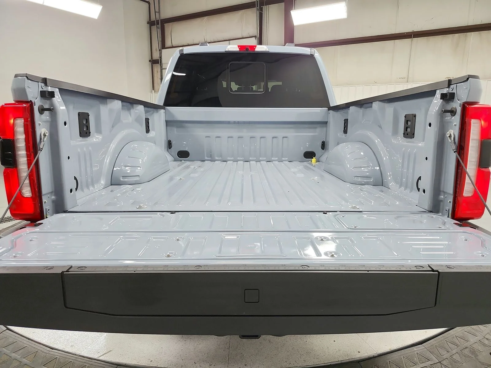 New 2026 Glacier Gray Metallic Tri-Coat Ford F-250® King Ranch® image 49