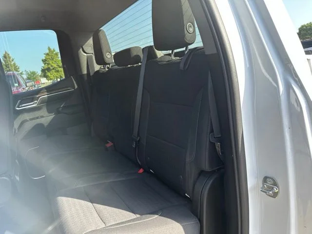 Used 2022 White GMC SLE image 23