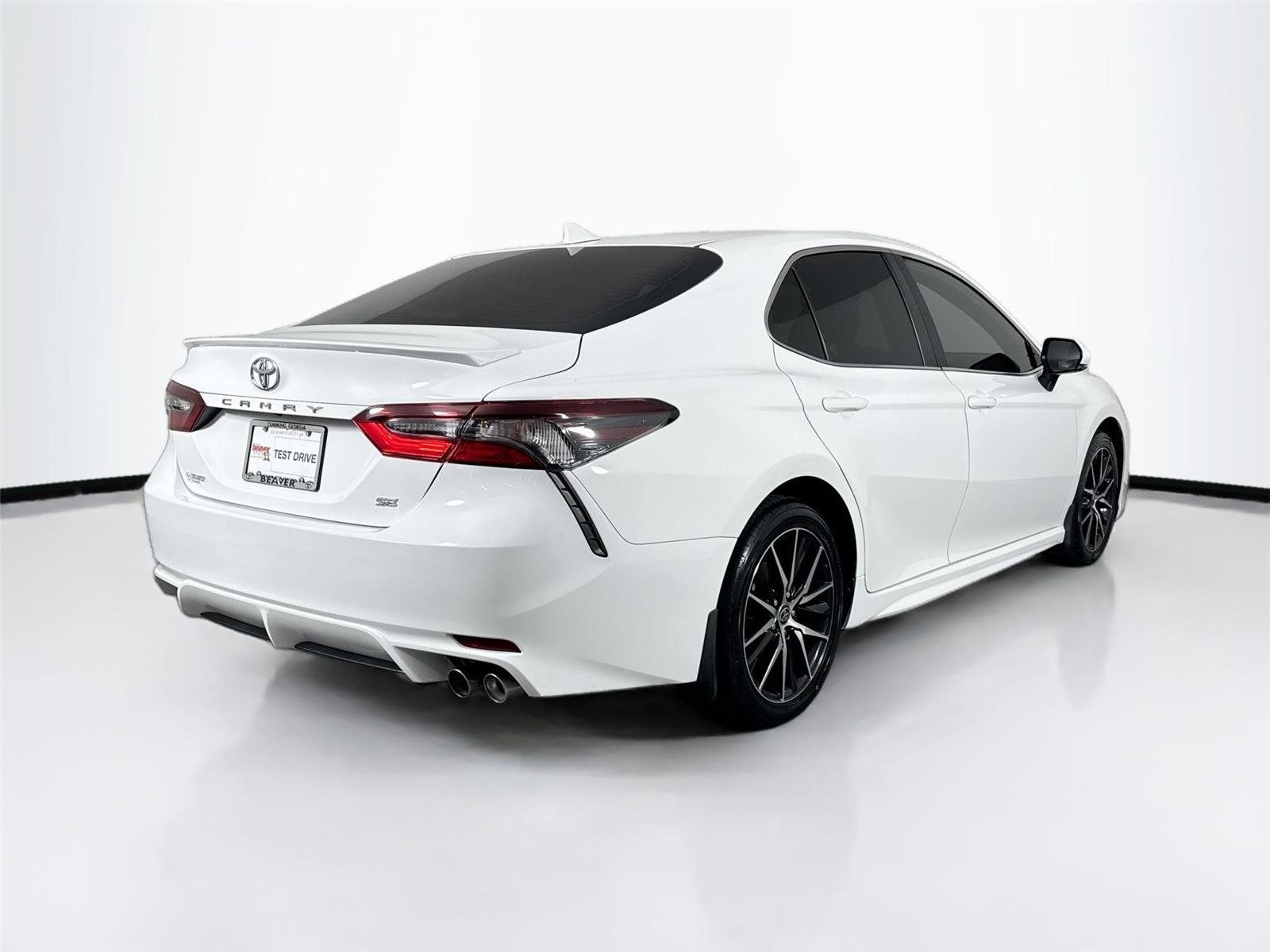 Used 2024 Ice Cap Toyota SE image 2