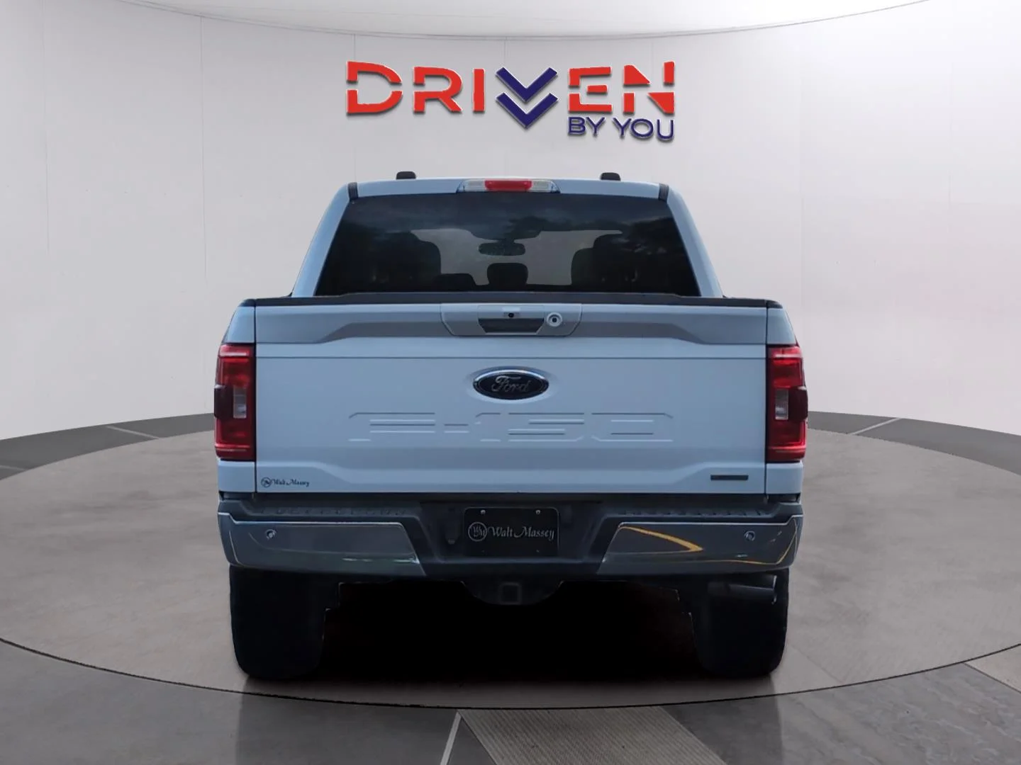Used 2021 Oxford White Ford XLT image 4