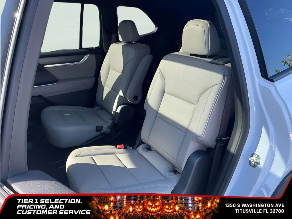 New 2026 Glacier White Tricoat GMC Elevation image 19