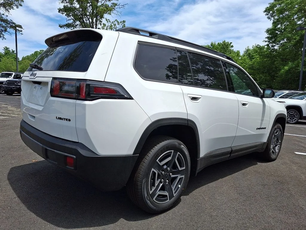 New 2026 Bright White Clear-Coat Exterior Paint Jeep Limited image 4