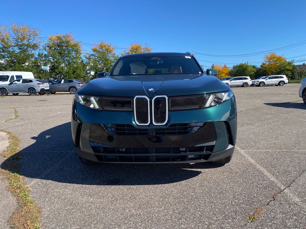 New 2027 Vancouver Green Metallic BMW 40 xDrive image 2