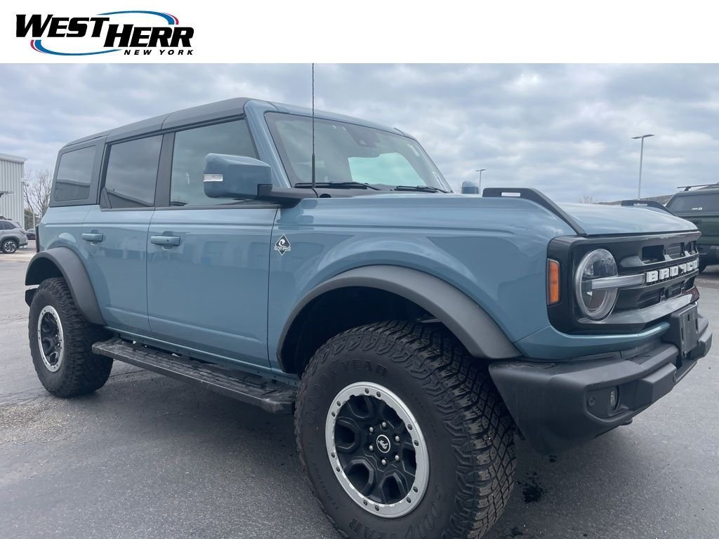 2023 Ford Bronco Outer Banks 4x4's photo