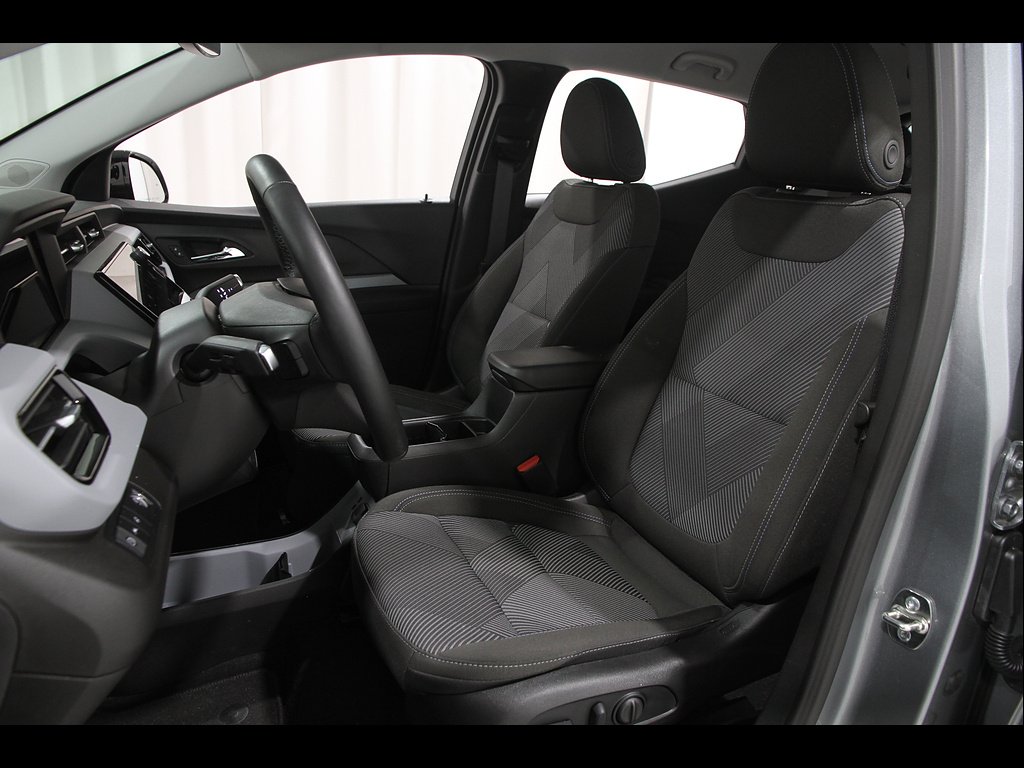 Used 2027 Sterling Gray Metallic Chevrolet LT image 6