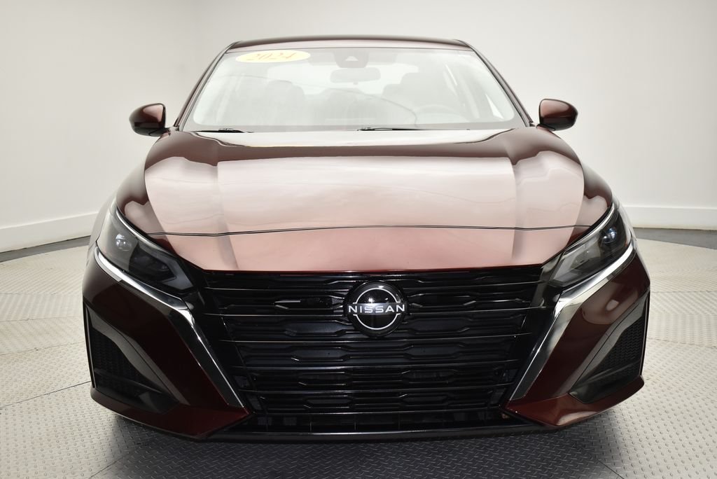 Used 2024  Nissan 2.5 SV image 2
