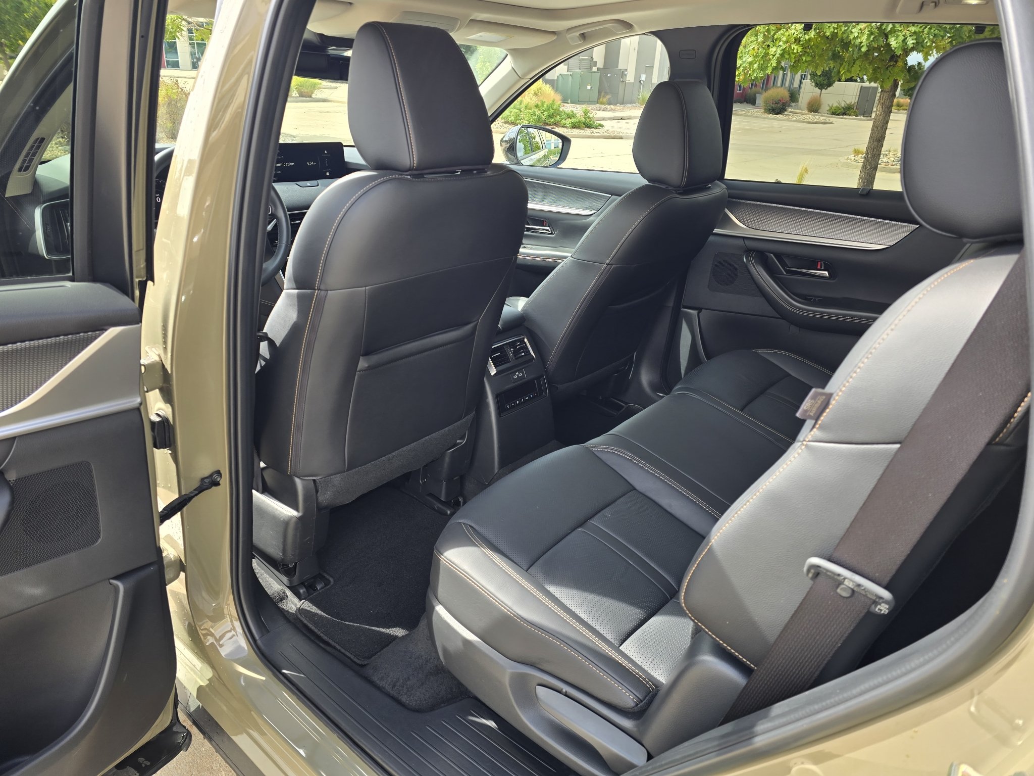 Used 2025 Zircon Sand Metallic Mazda Premium Package image 16