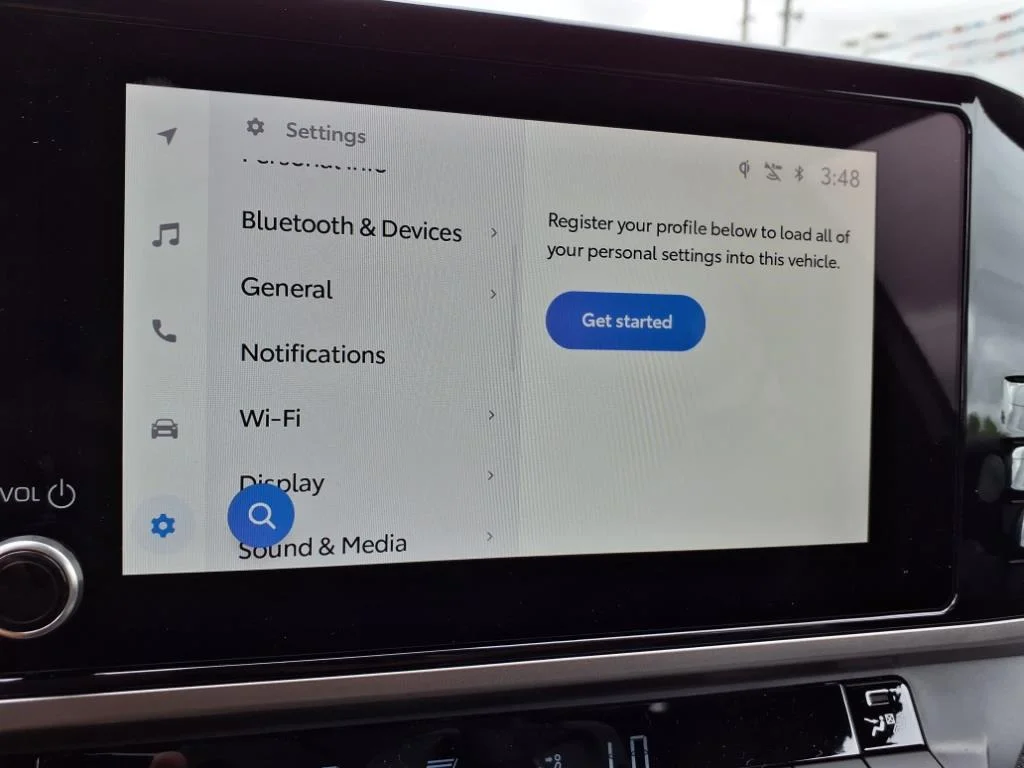 2025 Toyota Camry SE - Photo 12
