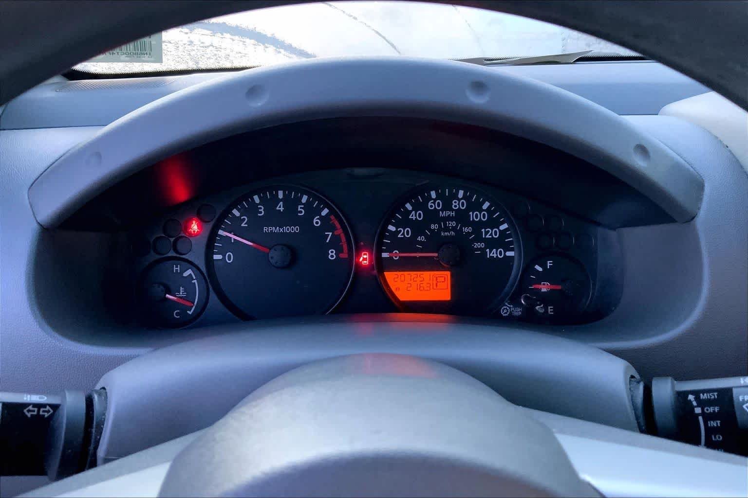 Used 2015 Glacier White Nissan S image 23
