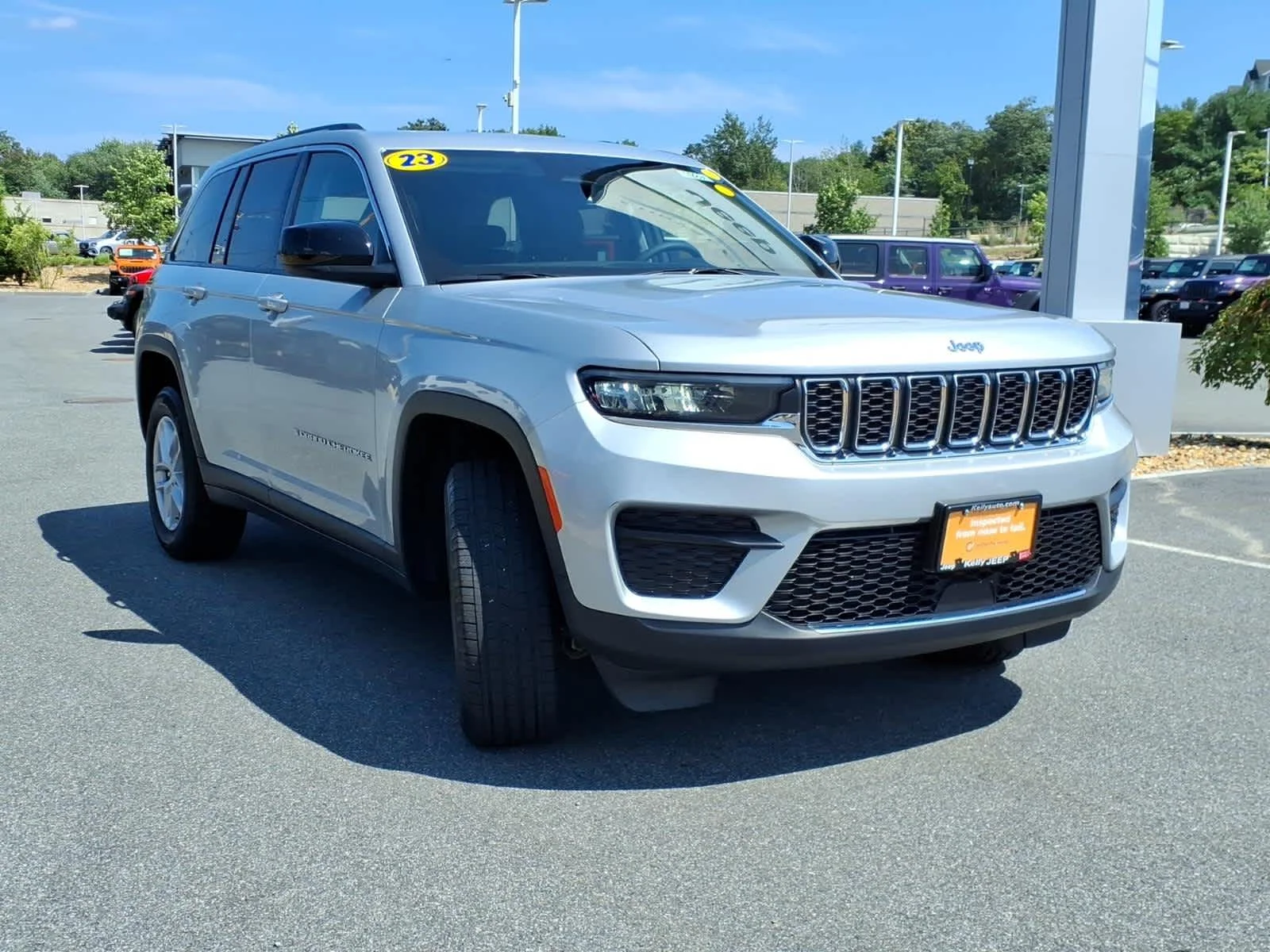 Certified Used 2023 Silver Zynith Jeep Laredo X image 5