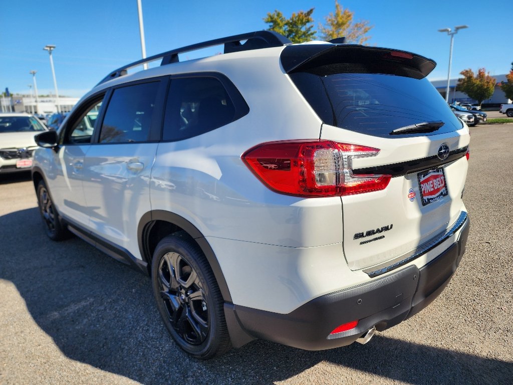 Used 2025 Crystal White Pearl Subaru Onyx Edition Touring image 10