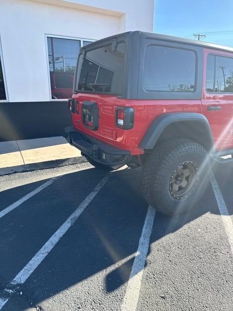 Used 2021 Red Jeep Unlimited Rubicon image 5
