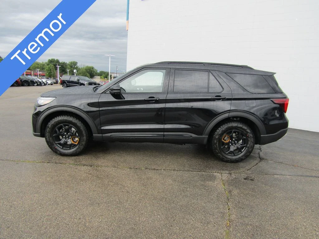 New 2026 Agate Black Metallic Ford Tremor® image 2