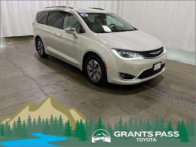 Used 2020 White Chrysler Limited image 1