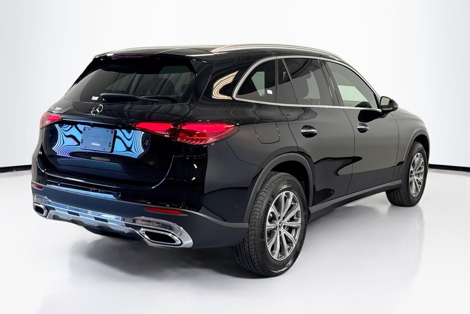 New 2026 Black Mercedes-Benz GLC 300 image 5