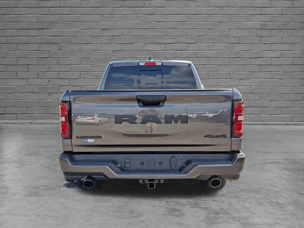 New 2027 Granite Crystal Metallic Clearcoat Ram Laramie image 7