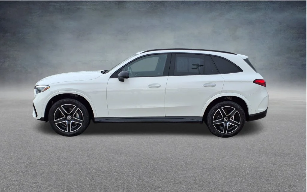 Used 2025 White Mercedes-Benz GLC 300 image 4