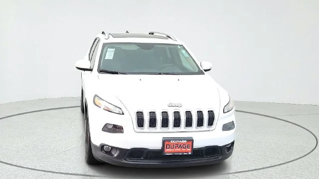 Used 2014 White Jeep Latitude image 2