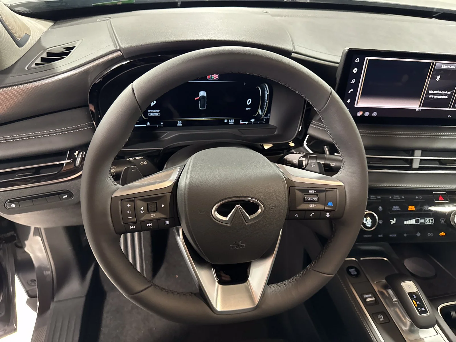Used 2027 Gray INFINITI LUXE image 15