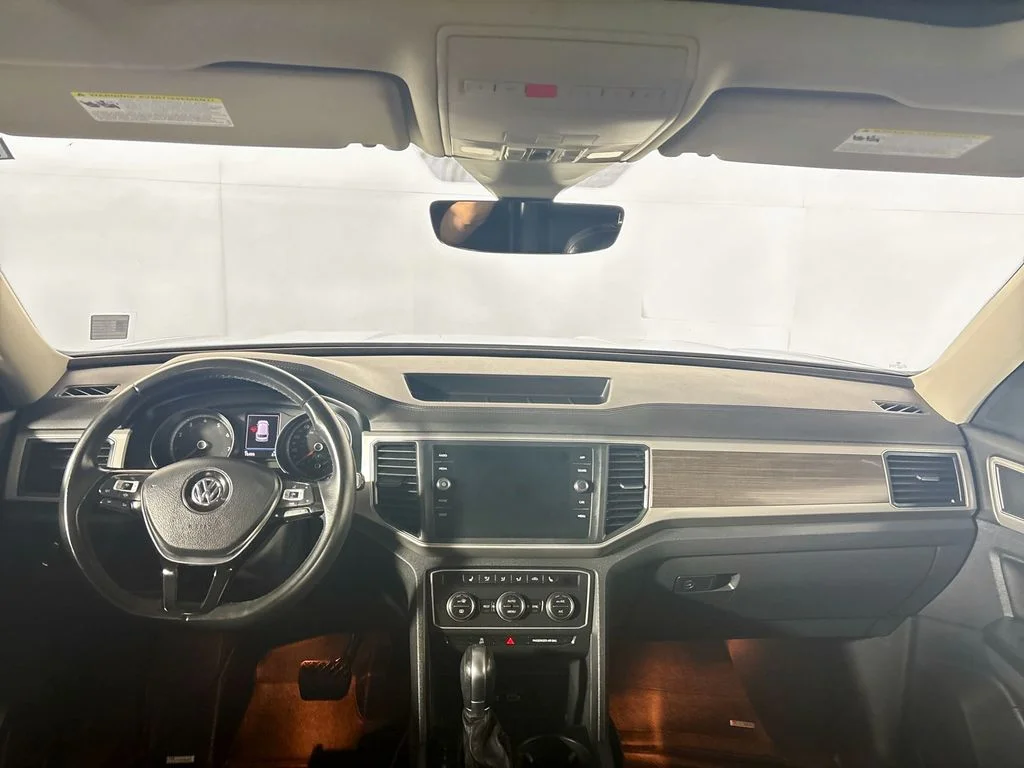Used 2019 White Volkswagen 3.6L V6 SE image 12