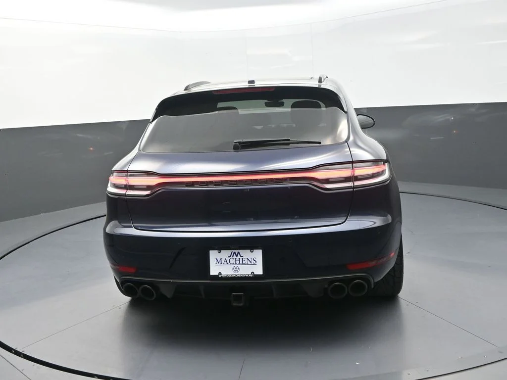 Used 2021  Porsche GTS image 9