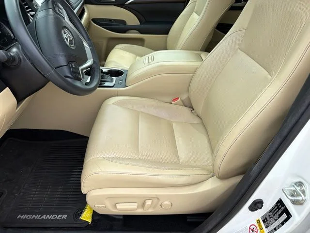 Used 2016 White Toyota Limited Platinum V6 image 8