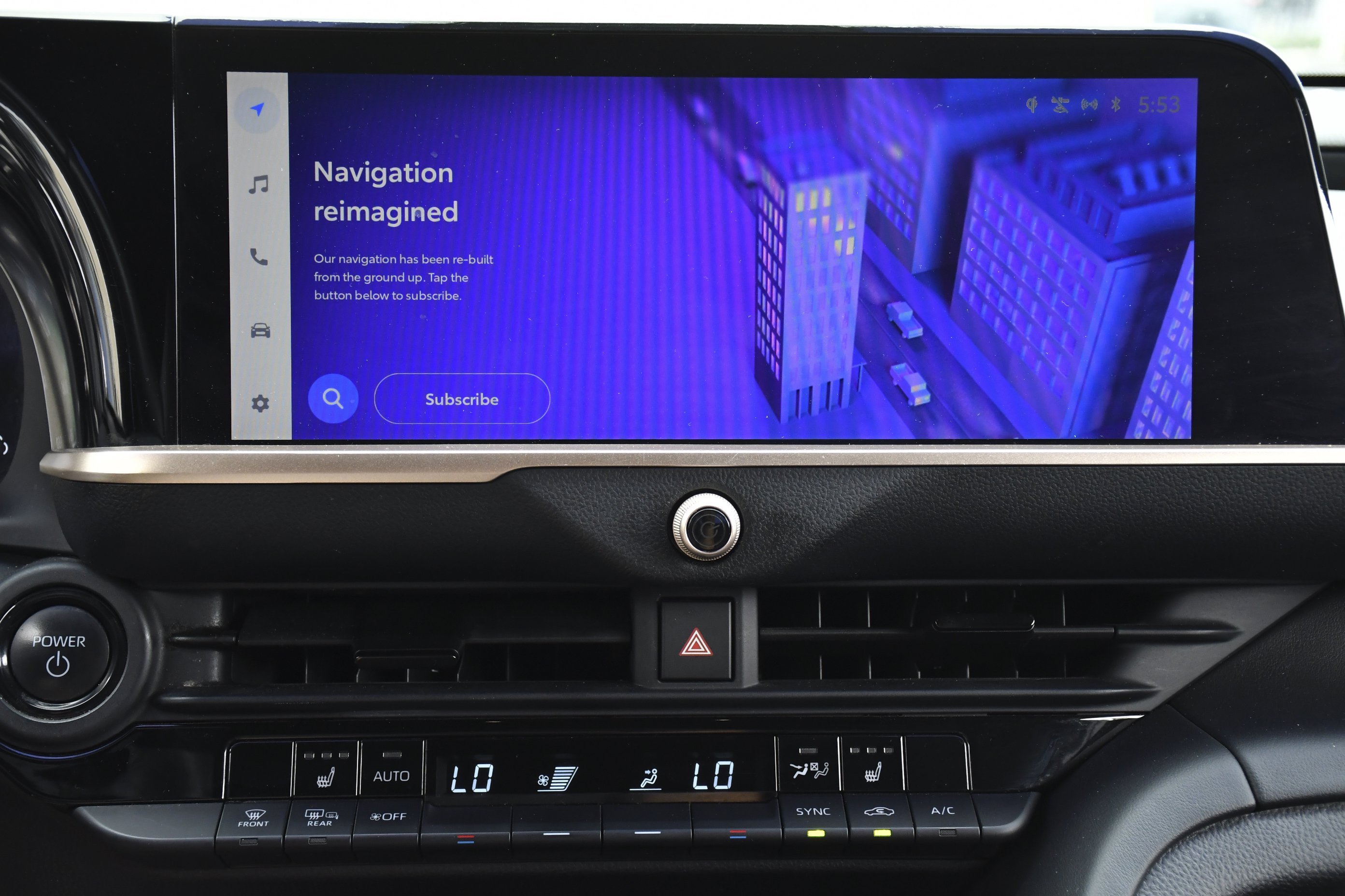 2023 Toyota Crown XLE - Photo 16