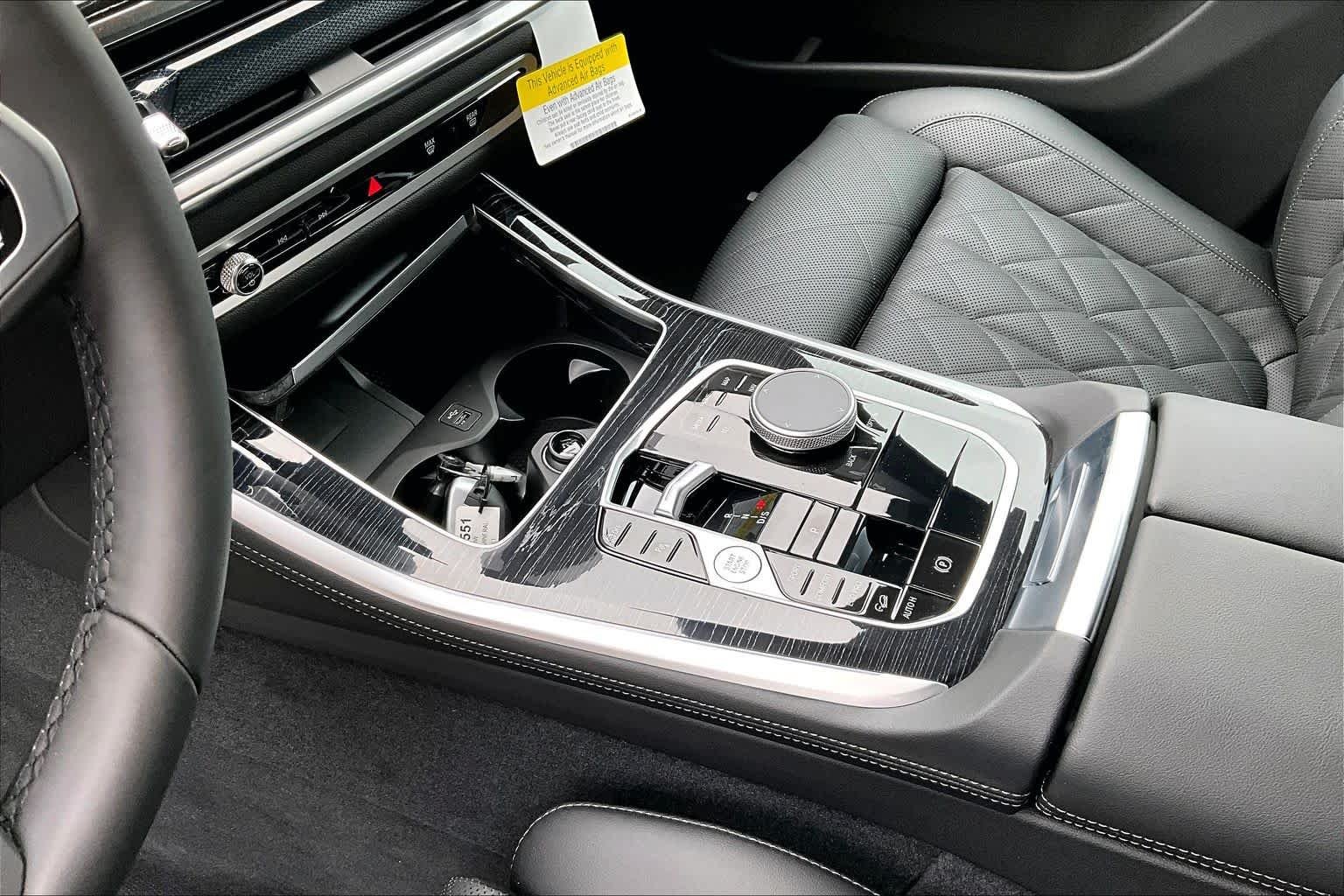 New 2026 Mineral White Metallic BMW xDrive40i image 8